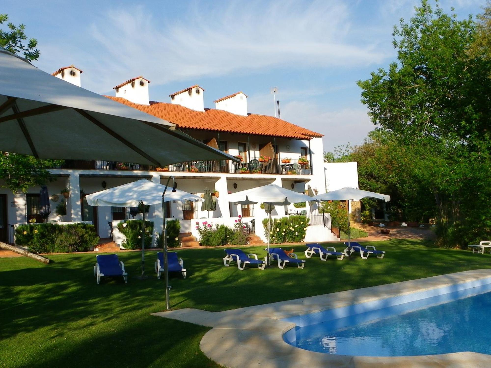 Hotel Apartamento Rural Finca La Media Legua Aracena Eksteriør bilde